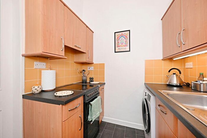 1 Bedroom Flat For Sale In / Fowler Terrace, Polwarth, Edinburgh, EH11