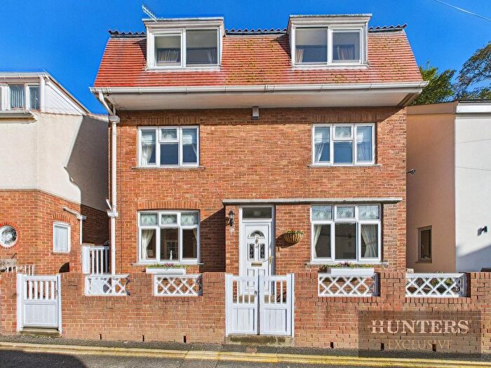 7 Bedroom Detached House For Sale In Quay Street, Scarborough, YO11