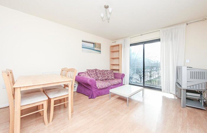 2 Bedroom Flat To Rent In Julius House, Blair Street, E14