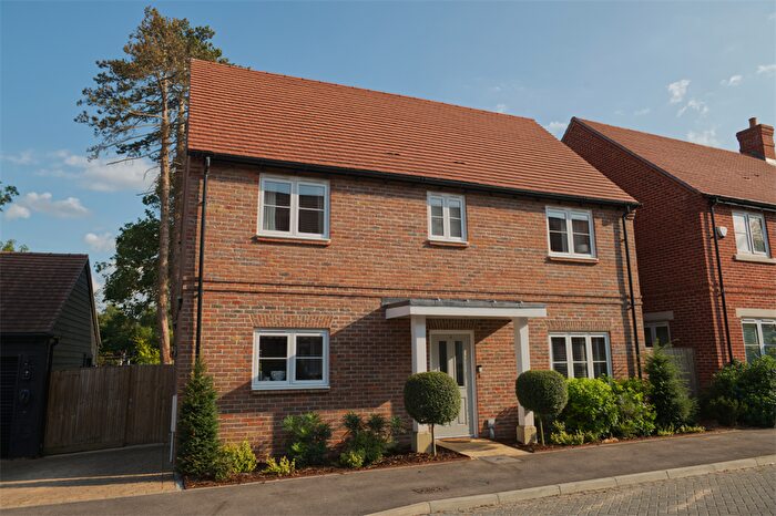 4 Bedroom Detached House For Sale In Chiltern Gardens, Woodcote, RG8