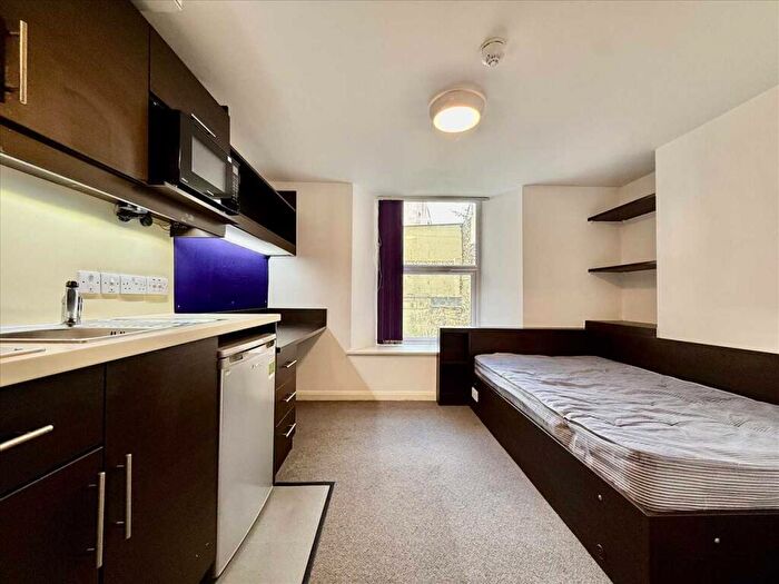 Studio To Rent In The Square - North Road East, PL4