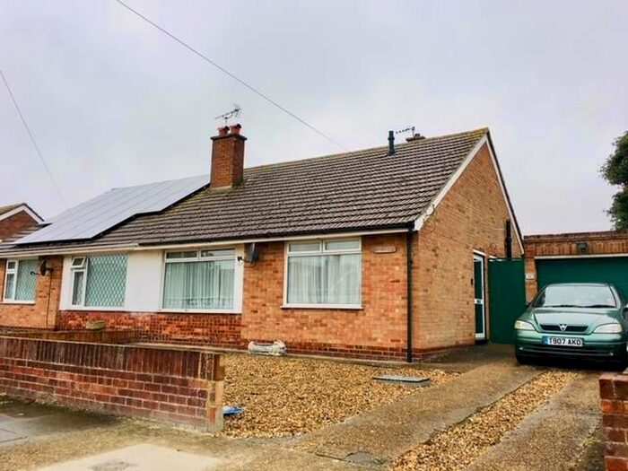 2 Bedroom Semi-Detached Bungalow To Rent In Thirlmere Avenue, Ramsgate, CT11