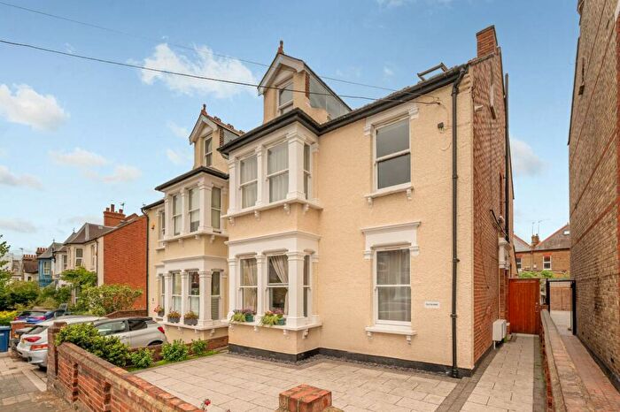 5 Bedroom Semi-Detached House For Sale In Macdonald Road, New Southgate, London, N11