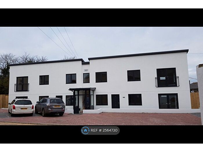 2 Bedroom Flat To Rent In Roskear, Camborne, TR14