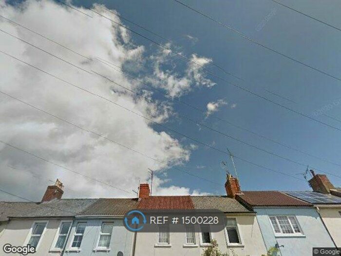 3 Bedroom Terraced House To Rent In Kingshill Road, Swindon, SN1