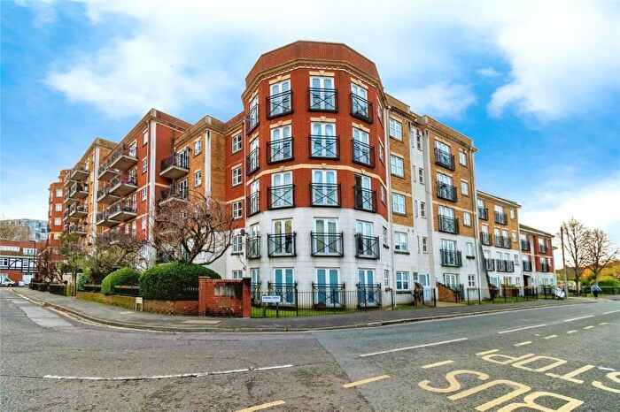 2 Bedroom Flat To Rent In Parkview, Southampton, SO15