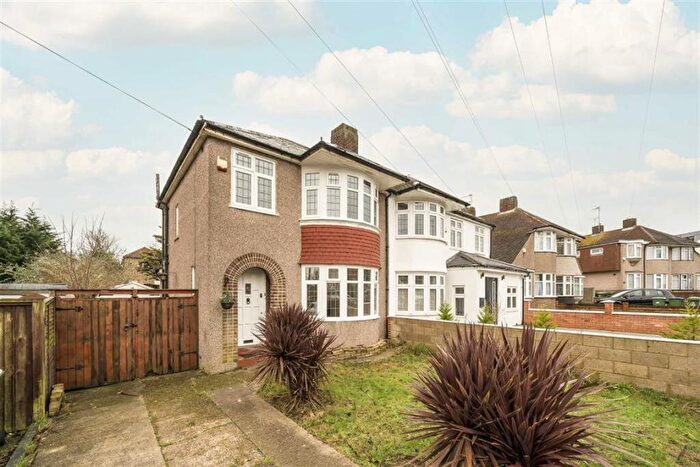 3 Bedroom House To Rent In Braywood Road, Falconwood, SE9