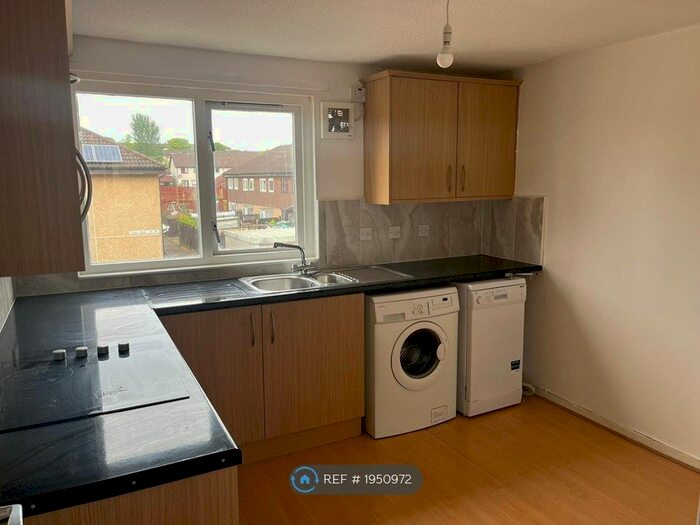 2 Bedroom Flat To Rent In Leven Walk, Livingston, EH54