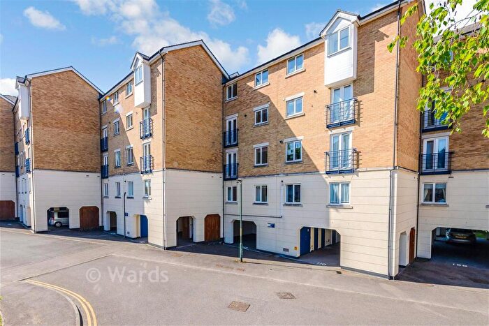 2 Bedroom Apartment For Sale In Keating Close, The Esplanade, Rochester, Kent, ME1