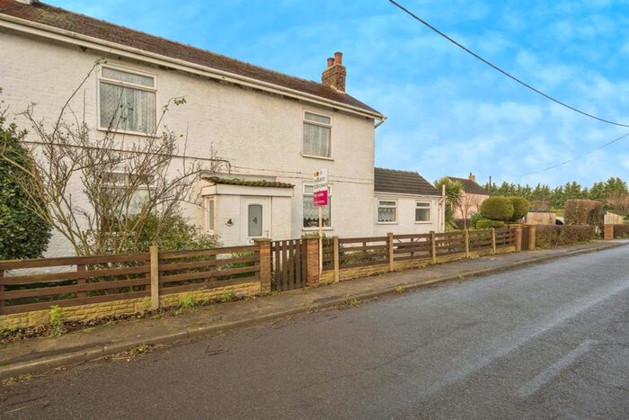 2 Bedroom Semi-Detached House For Sale In Goole Road, Moorends, Doncaster, DN8