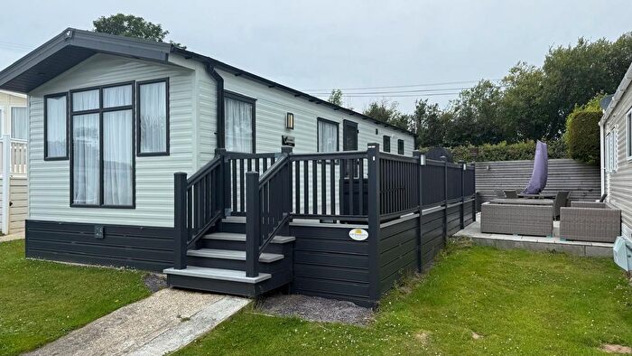 2 Bedroom Mobile/park Home For Sale In Abersoch, Pwllheli, LL53