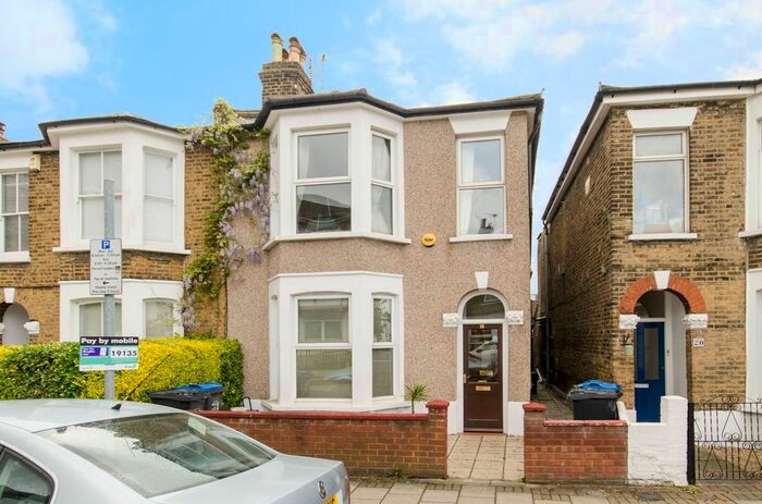 2 Bedroom Flat To Rent In Hartfield Crescent, Wimbledon, London, SW19