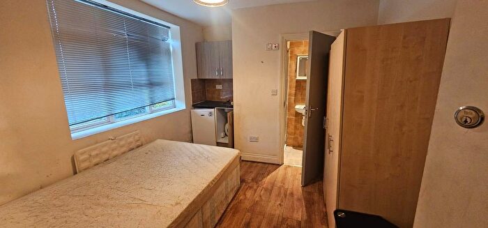 Studio To Rent In Sheffield Drive, Romford, RM3