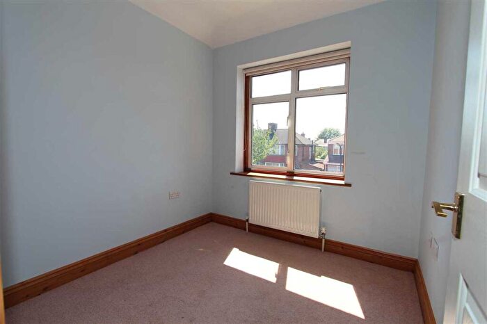 5 Bedroom Semi-Detached House To Rent In Wetheral Drive, Stanmore, HA7
