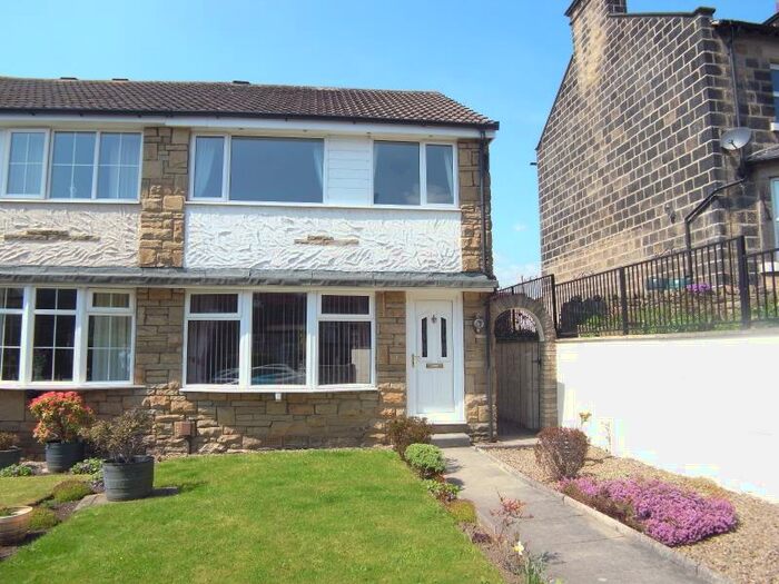 3 Bedroom Town House To Rent In Rose Terrace, Horsforth, Leeds, LS18