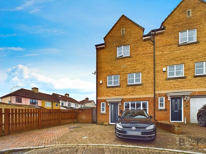 5 Bedroom End Of Terrace House For Sale In Blue Falcon Road, Kingswood, BS15