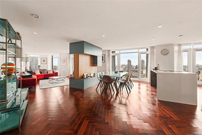 3 Bedroom Apartment For Sale In City Road, EC1V