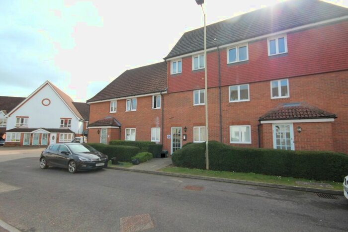 2 Bedroom Flat To Rent In Hartigan Place, Woodley, Reading, Berkshire, RG5