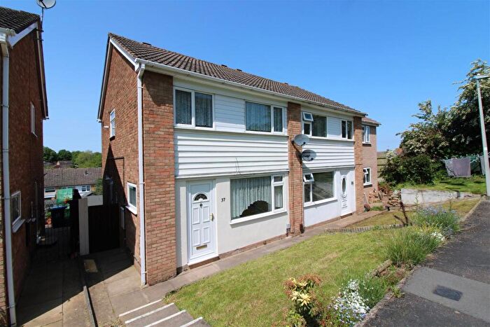 3 Bedroom House To Rent In Troubridge Walk, Rugby, CV22