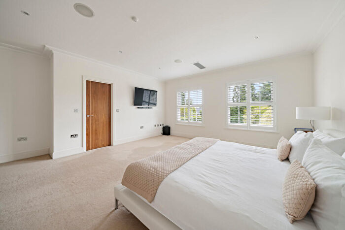5 Bedroom Detached House To Rent In Gainsborough Place, Cobham, Surrey, KT11