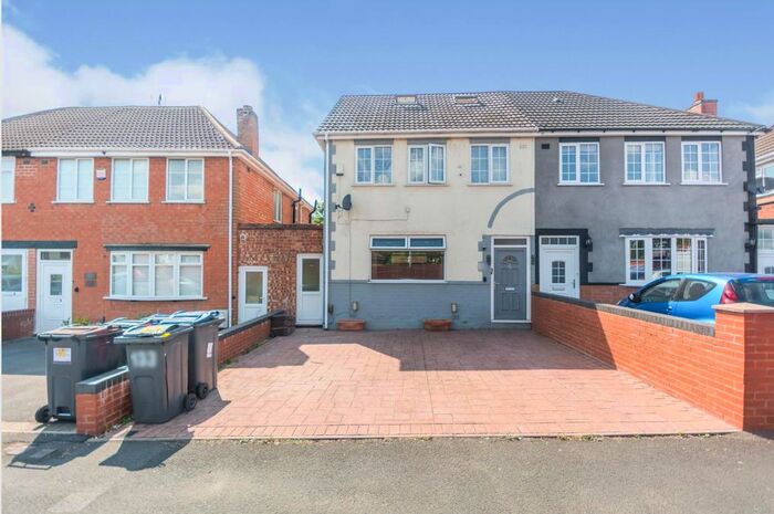 4 Bedroom House To Rent In Worlds End Lane, Quinton, Birmingham, B32