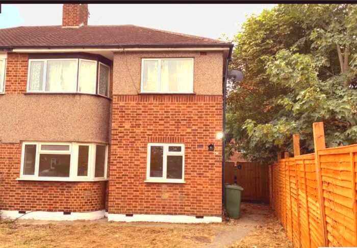 2 Bedroom Maisonette To Rent In Glenwood Close, Harrow-On-The-Hill, Harrow, HA1