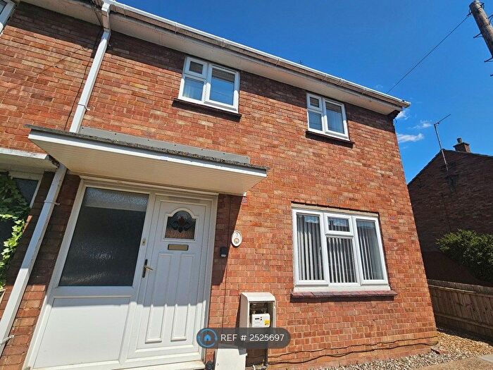 3 Bedroom Semi-Detached House To Rent In Beales Way, Cambridge, CB4