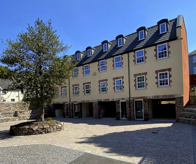 3 Bedroom House To Rent In St Marys Mews, Llanthewy Road, Newport, NP20