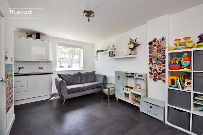 1 Bedroom Flat For Sale In Chartwell Place, Cheam, Sutton, SM3