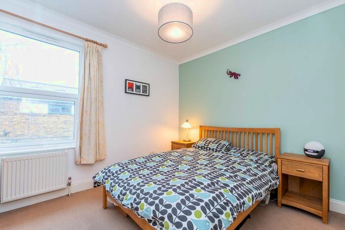 2 Bedroom Flat To Rent In Haydons Road, Wimbledon, London, SW19