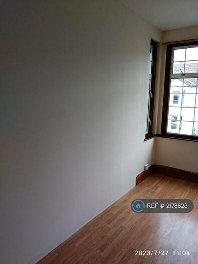 3 Bedroom Flat To Rent In South Norwood, London, SE25
