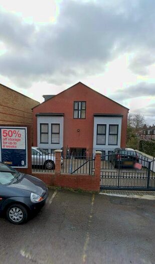 2 Bedroom Flat To Rent In , N8