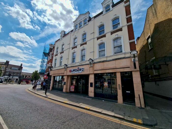 2 Bedroom Apartment To Rent In Silver Street, Enfield Town, EN1