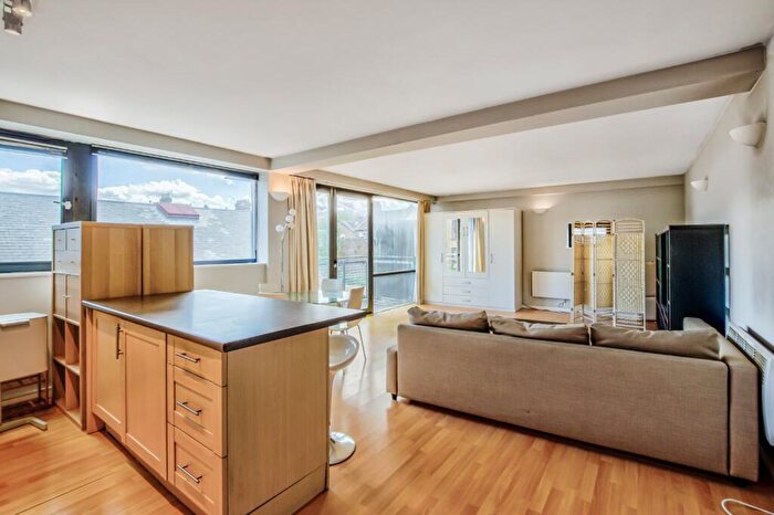 2 Bedroom Flat For Sale In The Grange, Kilburn High Road, London, NW6