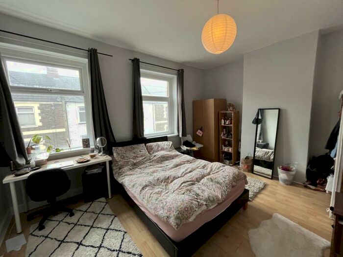 4 Bedroom House To Rent In Minny Street, Cathays, Cardiff, CF24