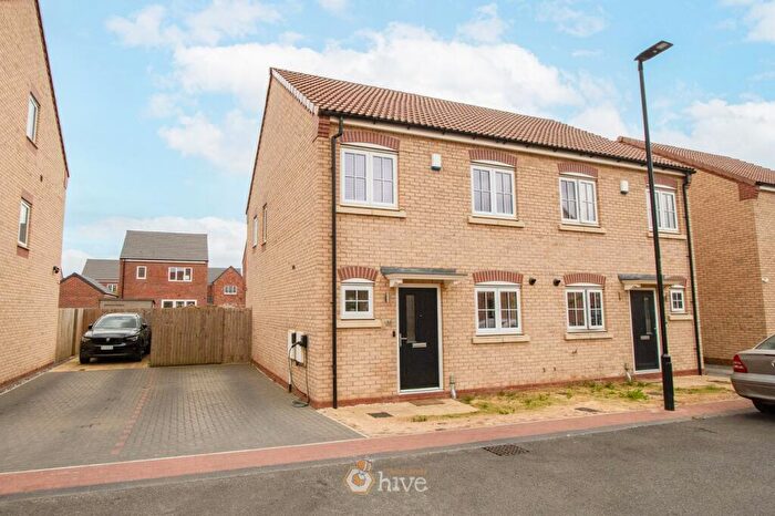 3 Bedroom Semi-Detached House For Sale In Hartshorn Road, Armthorpe, Doncaster, DN3