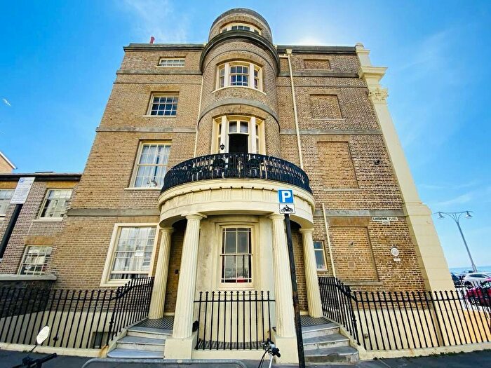 Studio For Sale In Brunswick Terrace, Hove, BN3