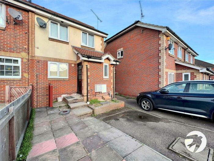 3 Bedroom House To Rent In Canada Road, Erith, DA8
