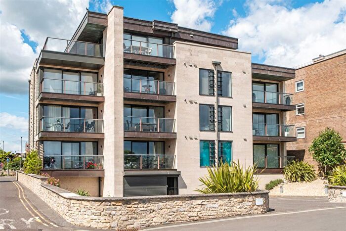 2 Bedroom Flat For Sale In Rempstone Road, Swanage, BH19