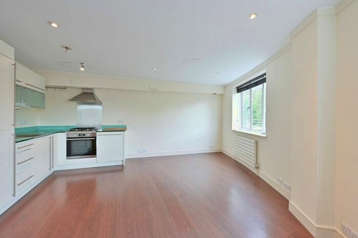 1 Bedroom Flat To Rent In Upper Richmond Road, Putney, London, SW15