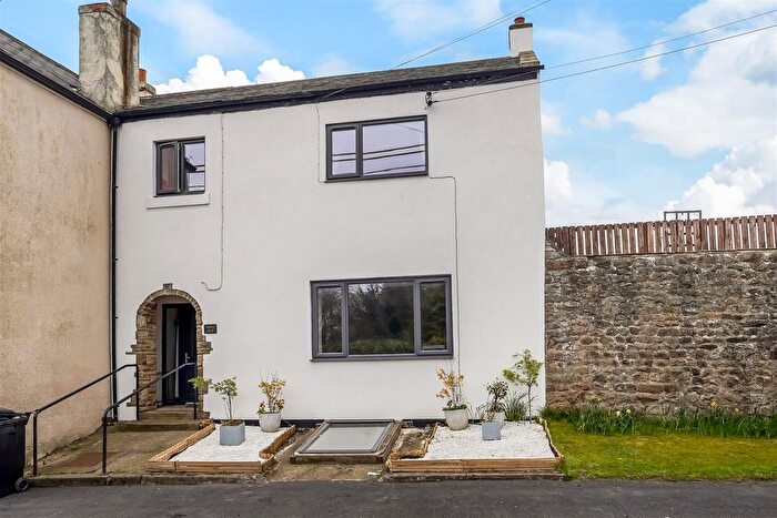 4 Bedroom Semi-Detached House For Sale In Awdale House, Tunstall, DL10