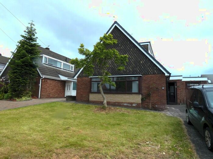 4 Bedroom Detached Bungalow To Rent In Dunkirk Lane, Leyland, PR26
