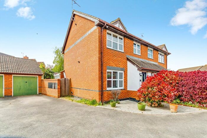 3 Bedroom House For Sale In Gower Road, Horley, Surrey, RH6