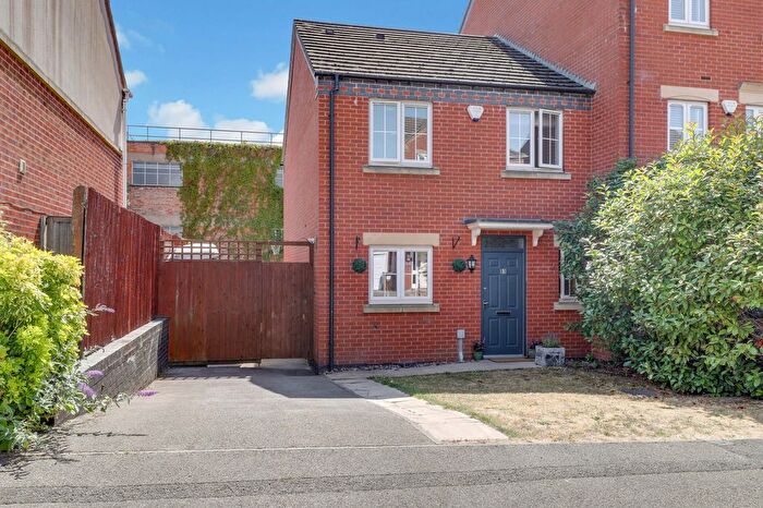 3 Bedroom End Of Terrace House For Sale In Kelham Drive, Nottingham, NG5
