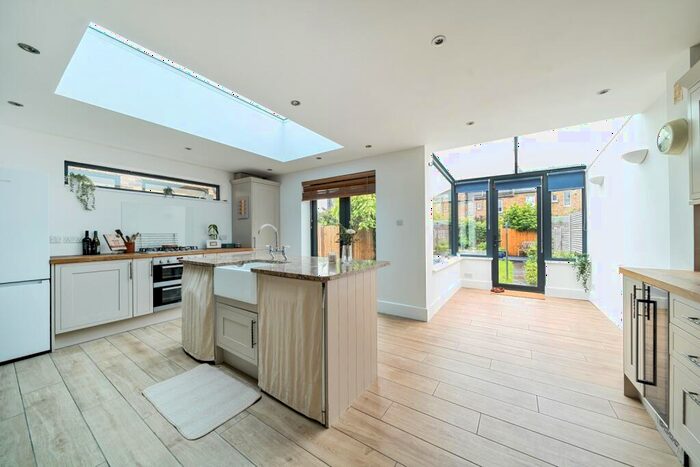 3 Bedroom End Of Terrace House To Rent In Manor Lane Hither Green, SE13