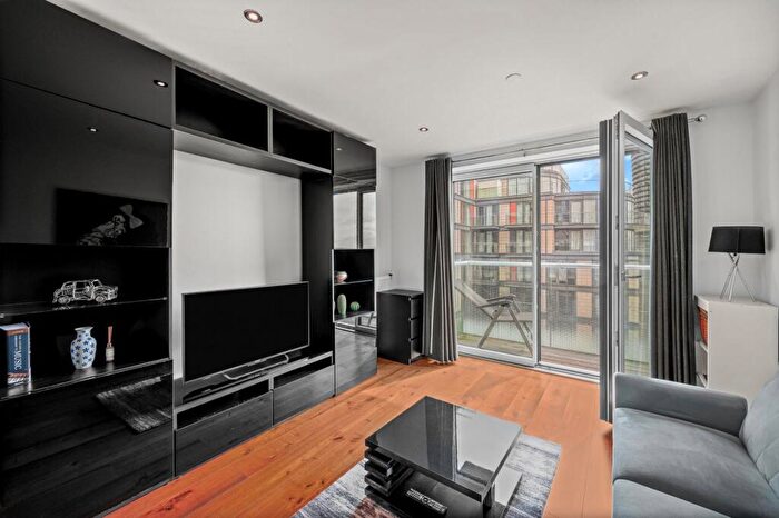 1 Bedroom Flat For Sale In Duckman Tower, Lincoln Plaza, E14