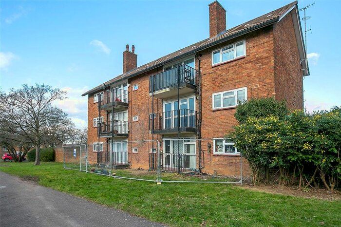 2 Bedroom Flat To Rent In Longlands, Hemel Hempstead, Hertfordshire HP2