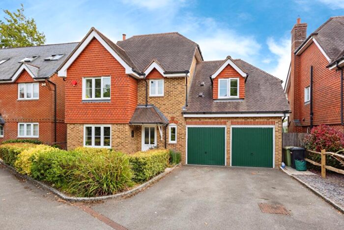 5 Bedroom Detached House For Sale In Kirtle Drive, Four Marks, Alton, Hampshire, GU34
