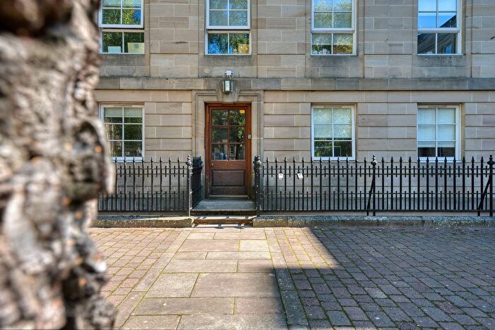 2 Bedroom Flat For Sale In St. Andrews Square, Glasgow, G1