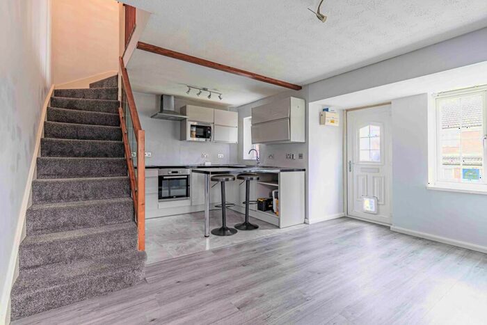 1 Bedroom Cluster House To Rent In Short Drive To Train Station, HP1